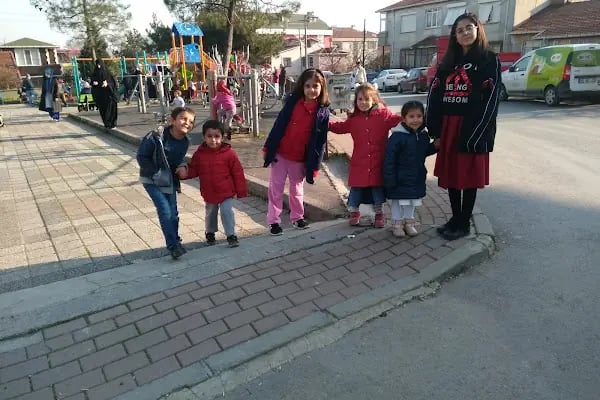Çayırova Belediyesi Cumhuriyet Çocuk Parkı - Resim 17