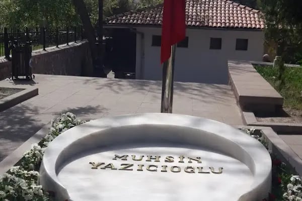 Muhsin Yazıcıoğlu Kabri - Resim 18