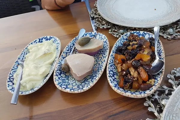 Aura Cafe &amp; Patisserie - Resim 20