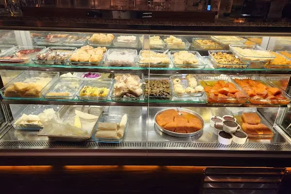 Aura Cafe &amp; Patisserie - Resim 13