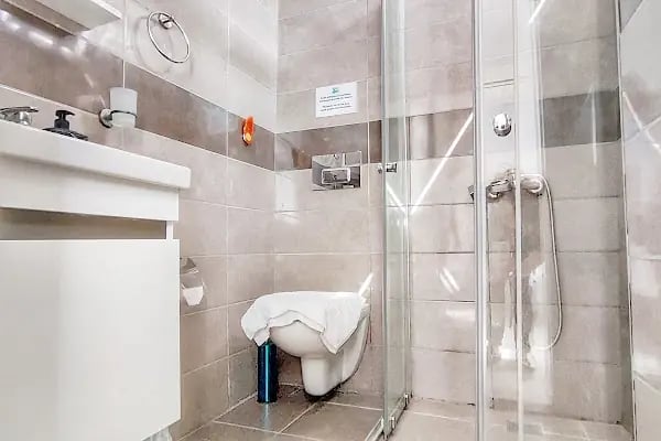 R HOUSE HOTEL - Resim 3