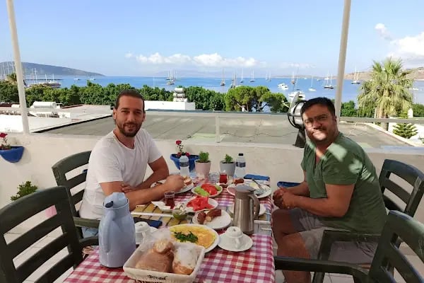 R HOUSE HOTEL - Resim 5