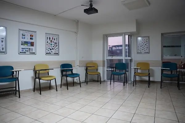 Just English Dil Okulları - İngilizce Kursu Pendik - Resim 2