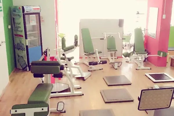 B-fit Bayraklı - Manavkuyu Kadınların Spor ve Yaşam Merkezi - Resim 8