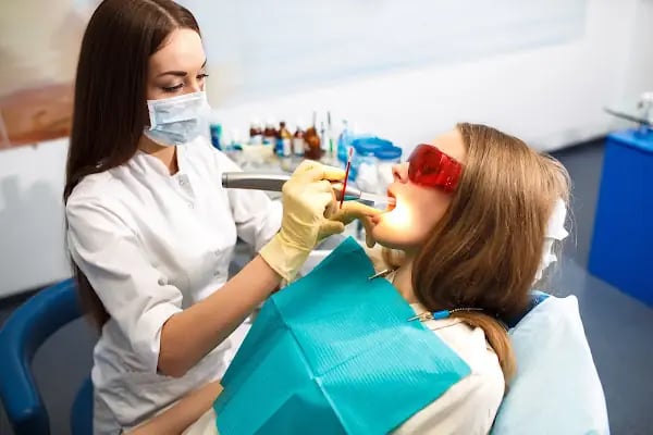 Diş Hekimi Sibel Özen Seyhan Adana Elmas Diş Kliniği - Resim 7