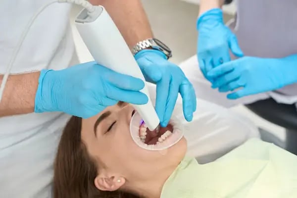 Diş Hekimi Sibel Özen Seyhan Adana Elmas Diş Kliniği - Resim 15