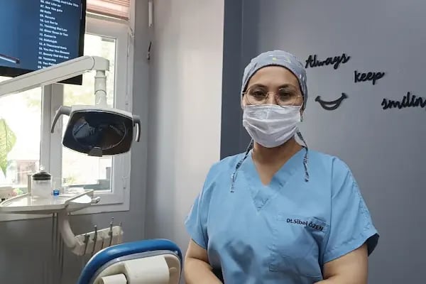 Diş Hekimi Sibel Özen Seyhan Adana Elmas Diş Kliniği - Resim 1
