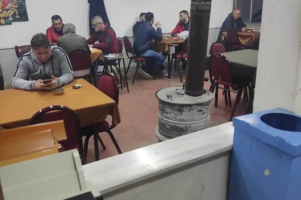 Kardeşler kıraathanesi - Resim 4