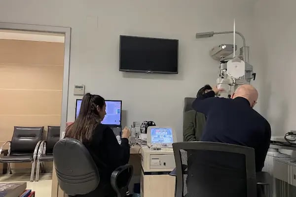 Özel Retina Göz Hastanesi - Resim 16