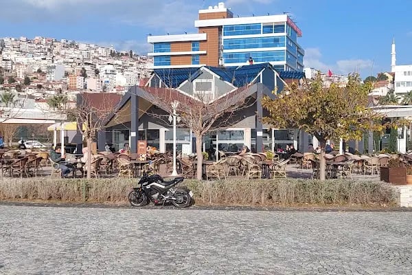 Bayraklı İskele Cafe - Resim 9