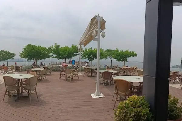 Bayraklı İskele Cafe - Resim 16