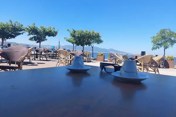 Bayraklı İskele Cafe - Resim 5