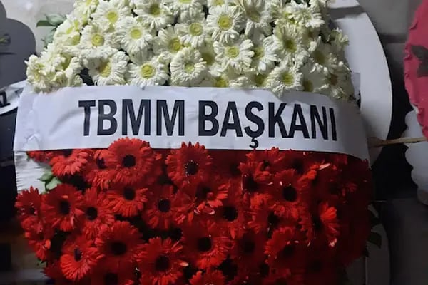Elmalı Çiçekçilik - Resim 1
