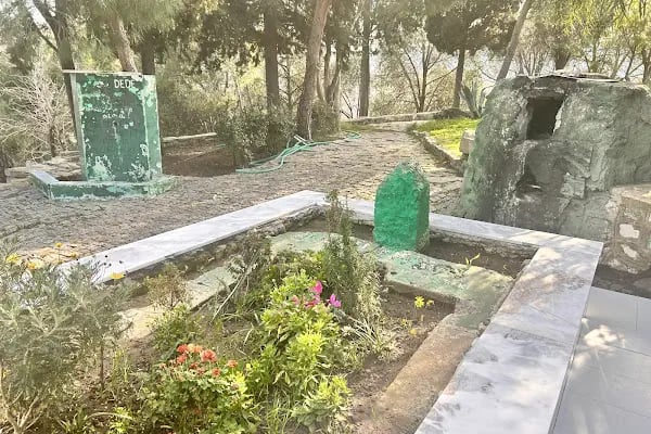 Susuz Dede Türbesi - Resim 5