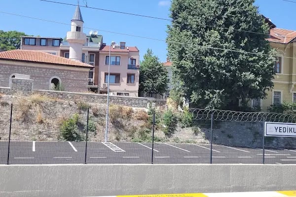 Yedikule tren istasyonu - Resim 14