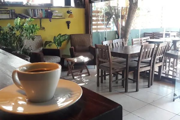 Pi Cafe Bistro - Resim 9
