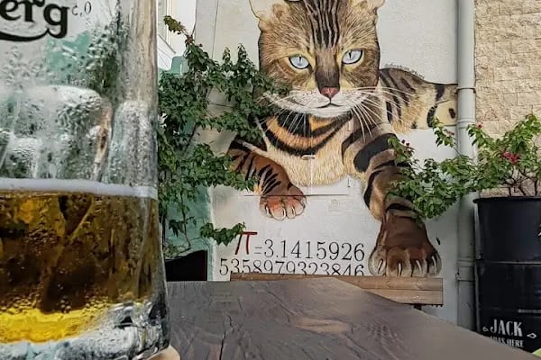 Pi Cafe Bistro - Resim 17