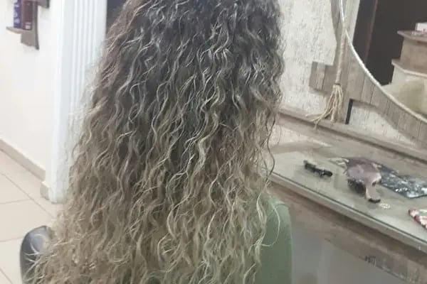 Kuaför Fikret Saç Tasarım ve Güzellik Merkezi - Resim 4