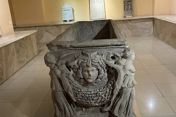 T.C. Kültür ve Turizm Bakanlığı İzmir Tarih ve Sanat Müzesi/ Museum Of History And Art - Resim 13
