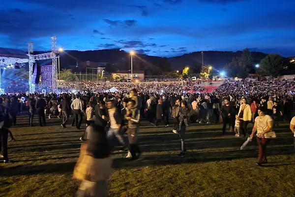 Beypazarı Stadı - Resim 18