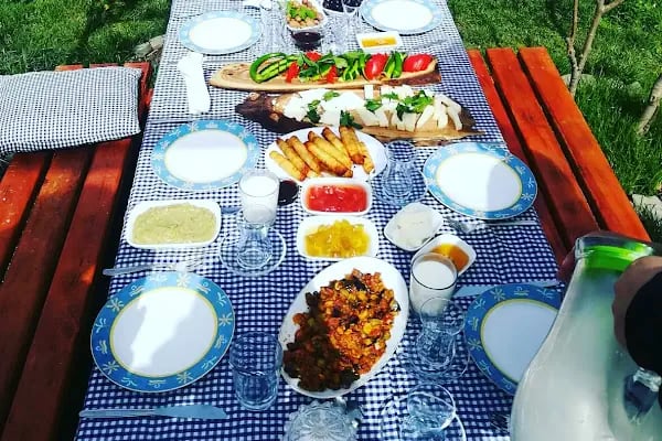 Bahçeden doğaya köy kahvaltısı - Resim 3