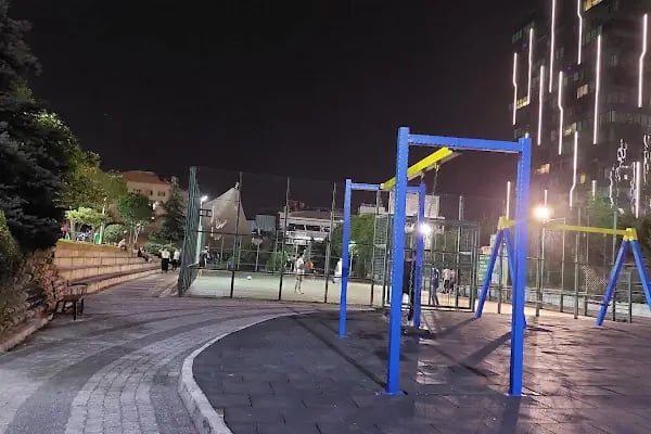 T.C. Bahçelievler Belediyesi Spor Parkı - Resim 12