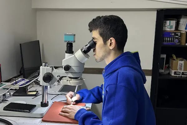 Cumhur İletişim - Telefon Tamircisi ve Servisi - İkinci El Sıfır Telefon Alım Satımı Aksesuar - Resim 3