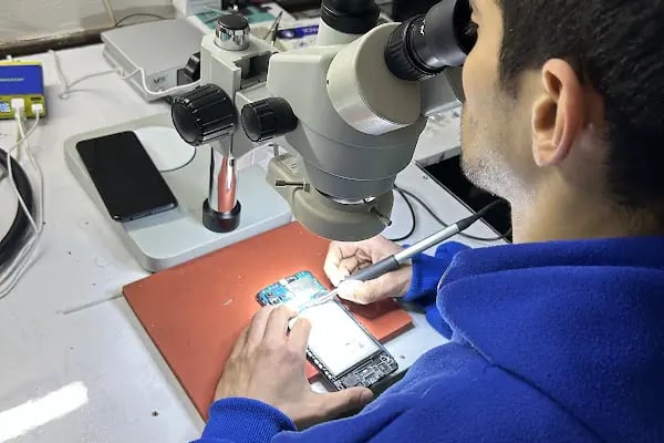 Cumhur İletişim - Telefon Tamircisi ve Servisi - İkinci El Sıfır Telefon Alım Satımı Aksesuar - Resim 13