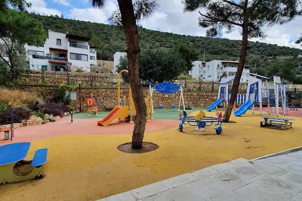 CEBA Play House &amp; Garden - Resim 4