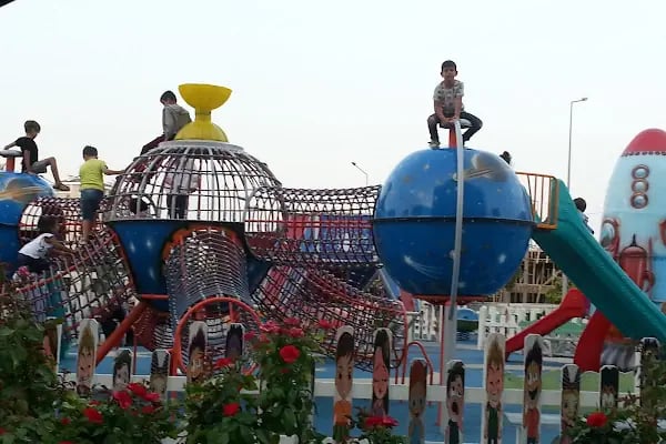 Sivasli Ali Kemal Parki - Resim 3