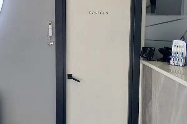 DentLeon Ağız Diş Sağlığı İmplant Polikliniği Bornova - Resim 9