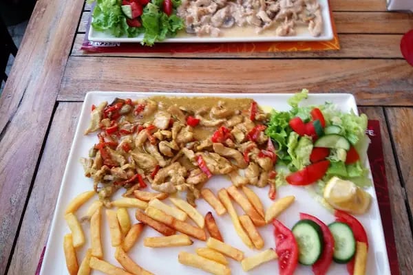 Yunus Emre Cafe Ataköy - Resim 8