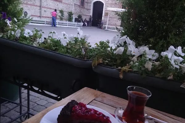 Yunus Emre Cafe Ataköy - Resim 2