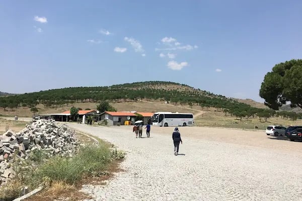 Asklepieion Otoparkı - Resim 18