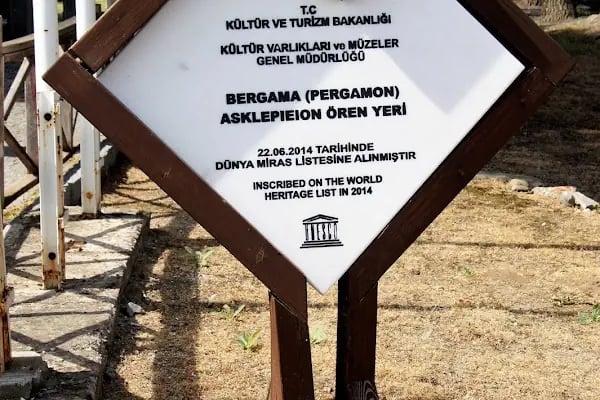 Asklepieion Otoparkı - Resim 11