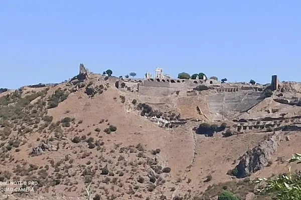 Asklepieion Otoparkı - Resim 7