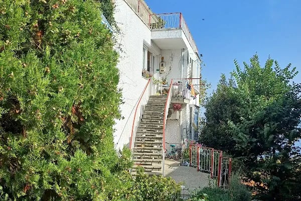 Burgazada Sait Faik Abası Yanık İlköğretim Okulu - Resim 4