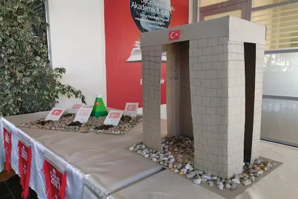 Bahçeşehir Koleji - Resim 3