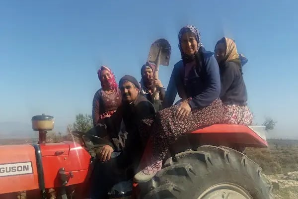 Yalin ayak dede turbesi - Resim 12