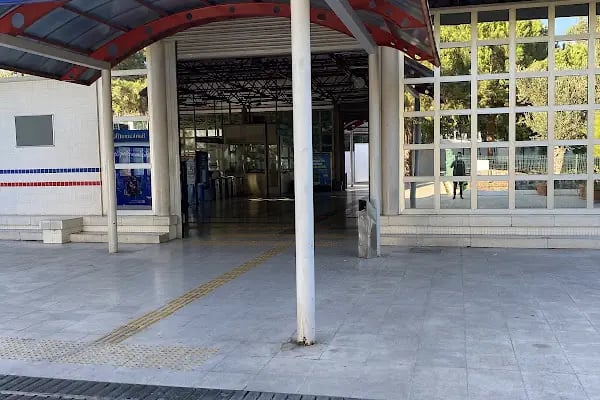 Ege Üniversitesi Metro İstasyonu - Resim 1