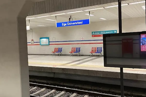 Ege Üniversitesi Metro İstasyonu - Resim 9
