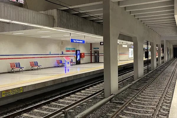 Ege Üniversitesi Metro İstasyonu - Resim 2