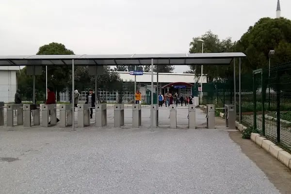 Ege Üniversitesi Metro İstasyonu - Resim 10