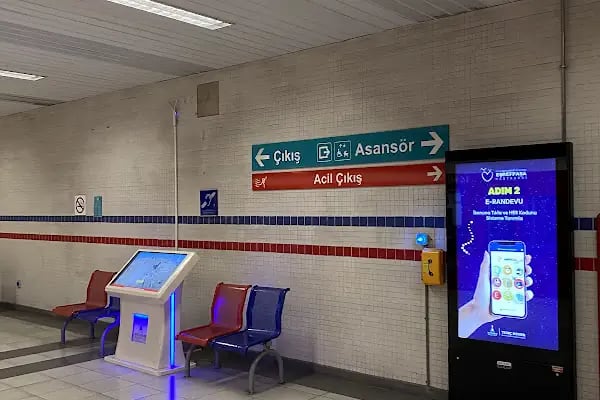 Ege Üniversitesi Metro İstasyonu - Resim 8