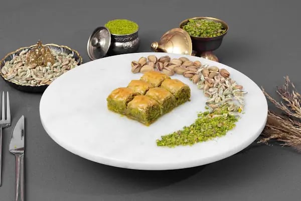 Hacı Hasan Oğulları Baklava ve Börek İnegöl Şubesi - Resim 6