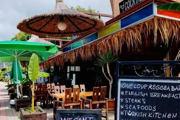 One Love Reggae Bar - Resim 8