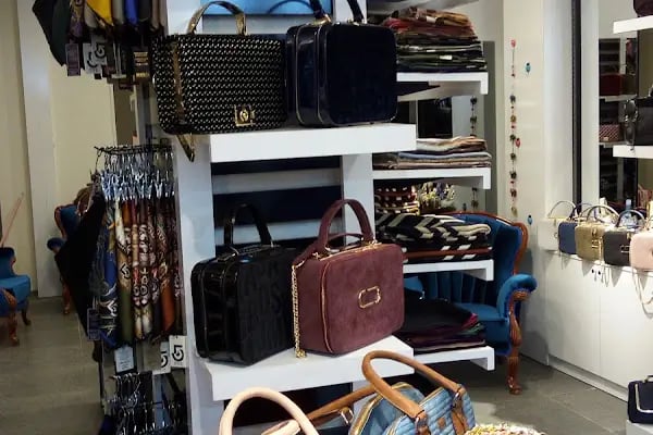 Hanımefendi Yaka Butik - Resim 15