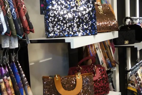 Hanımefendi Yaka Butik - Resim 20