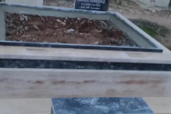 Ülkü mermer mezar - Resim 12