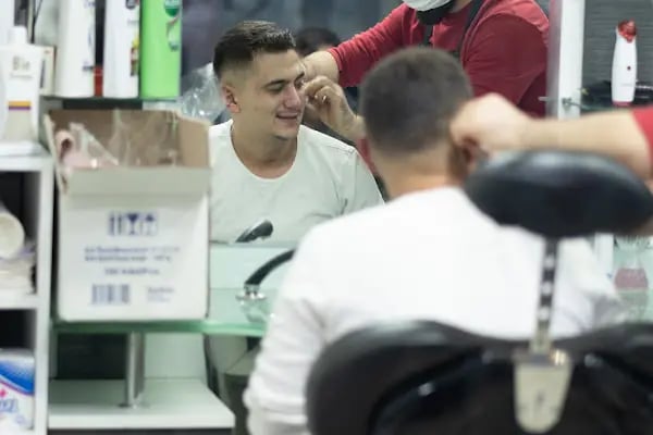 İlhan Şenyiğit erkek kuaforu - Resim 7